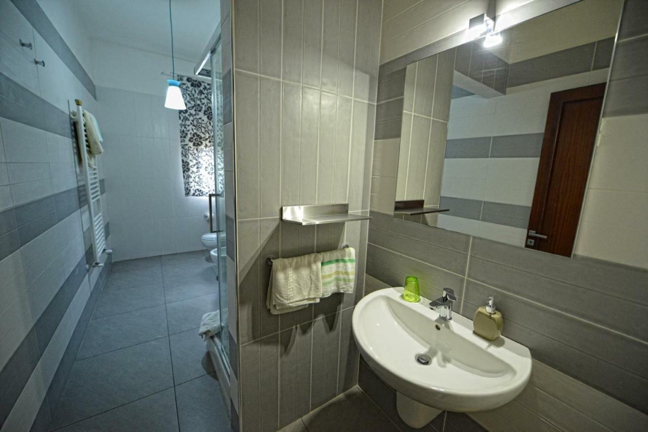 Aback Policlinico Hotel Bari Bagian luar foto